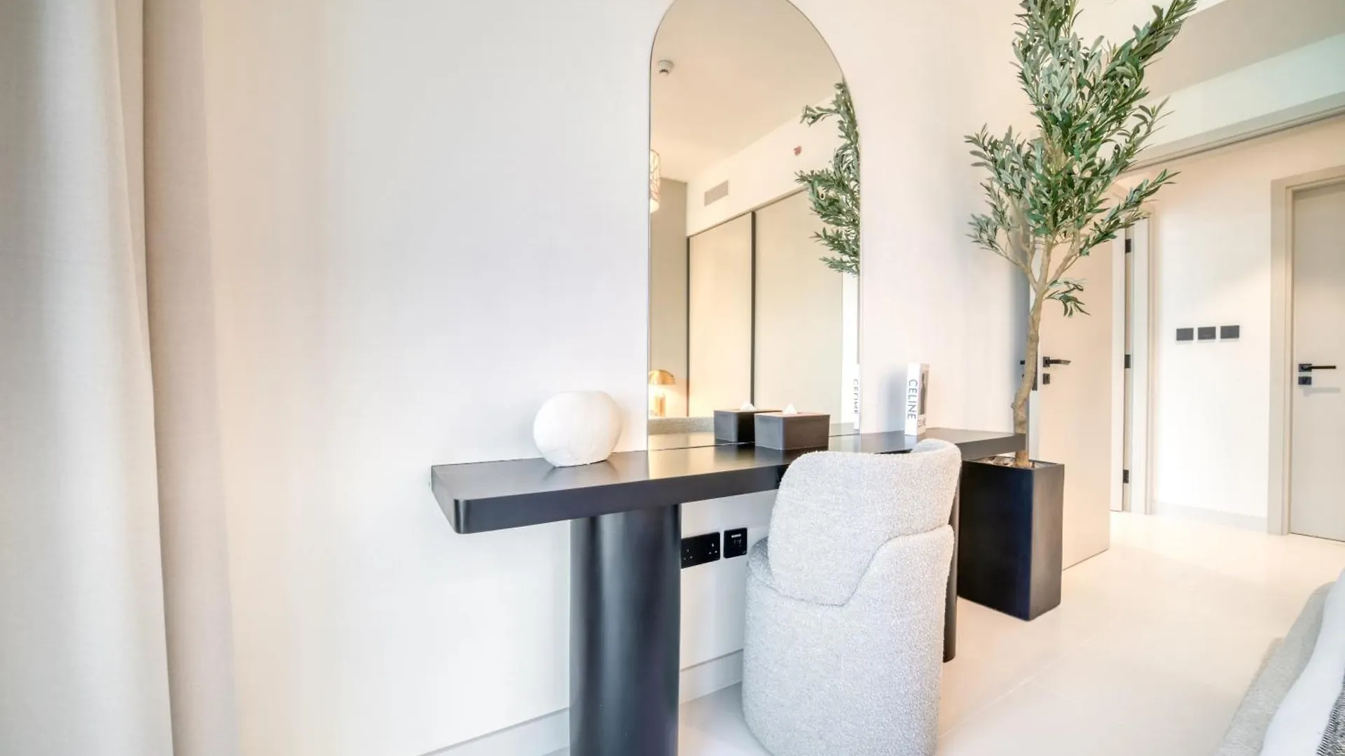Seaside Splendor: Luxe Retreat At Emaar Beachfront Dubai 0*,  United Arab Emirates