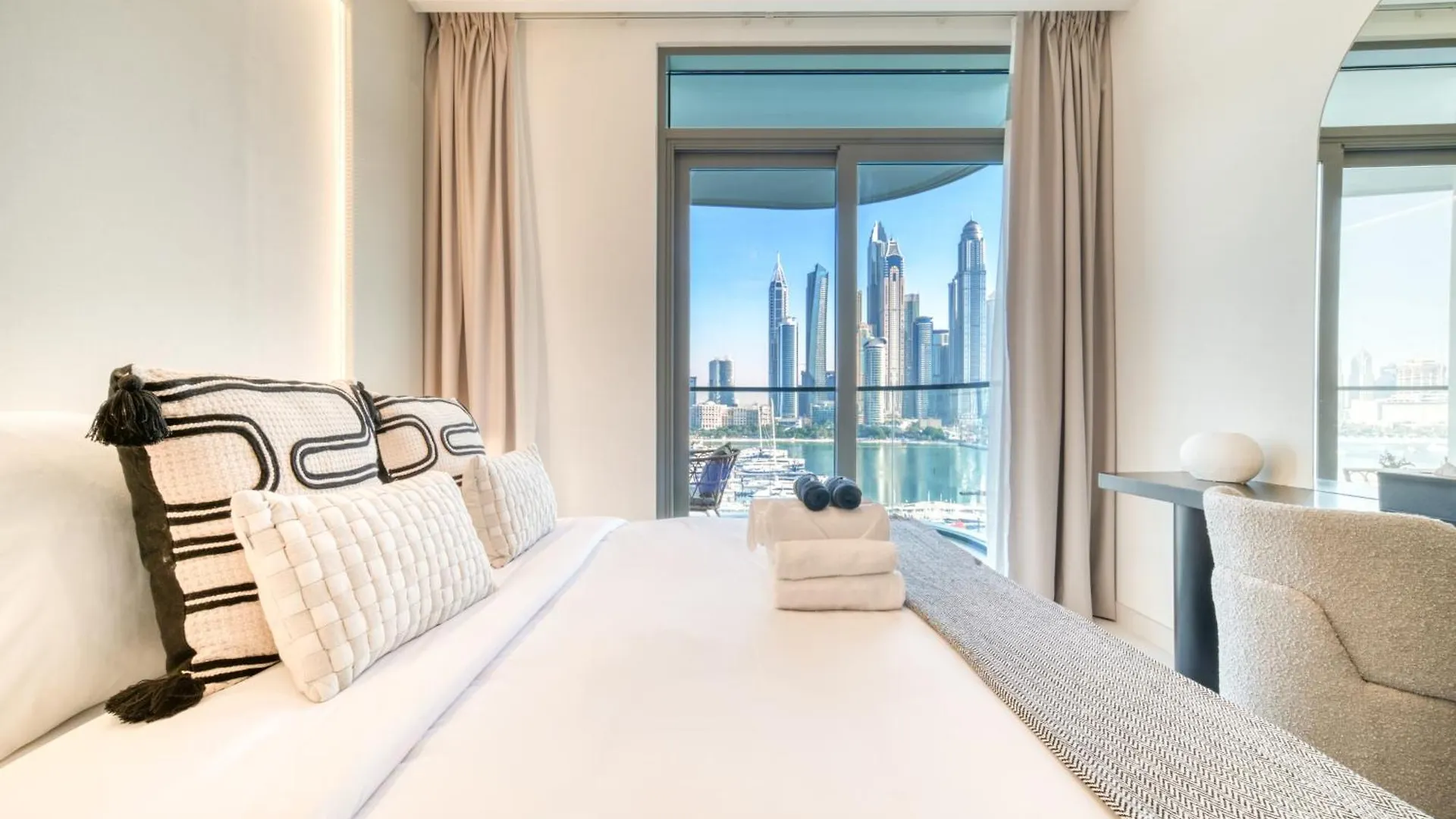 Seaside Splendor: Luxe Retreat At Emaar Beachfront Dubai United Arab Emirates