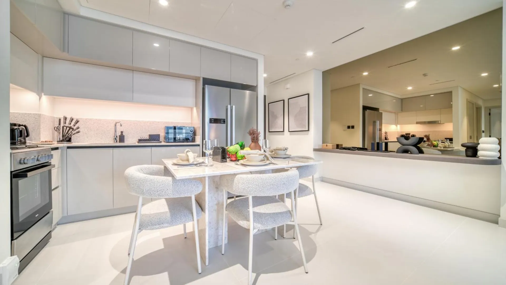 Seaside Splendor: Luxe Retreat At Emaar Beachfront Dubai United Arab Emirates