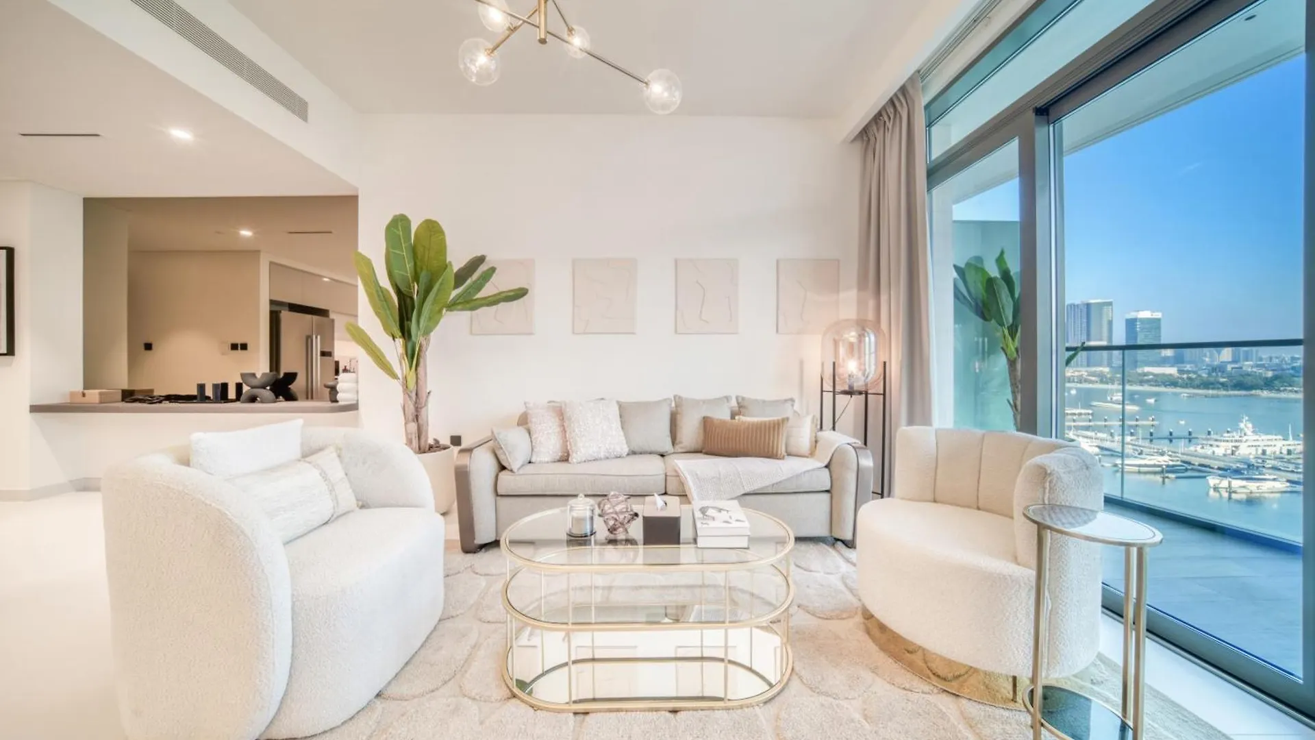 Seaside Splendor: Luxe Retreat At Emaar Beachfront Dubai 0*,