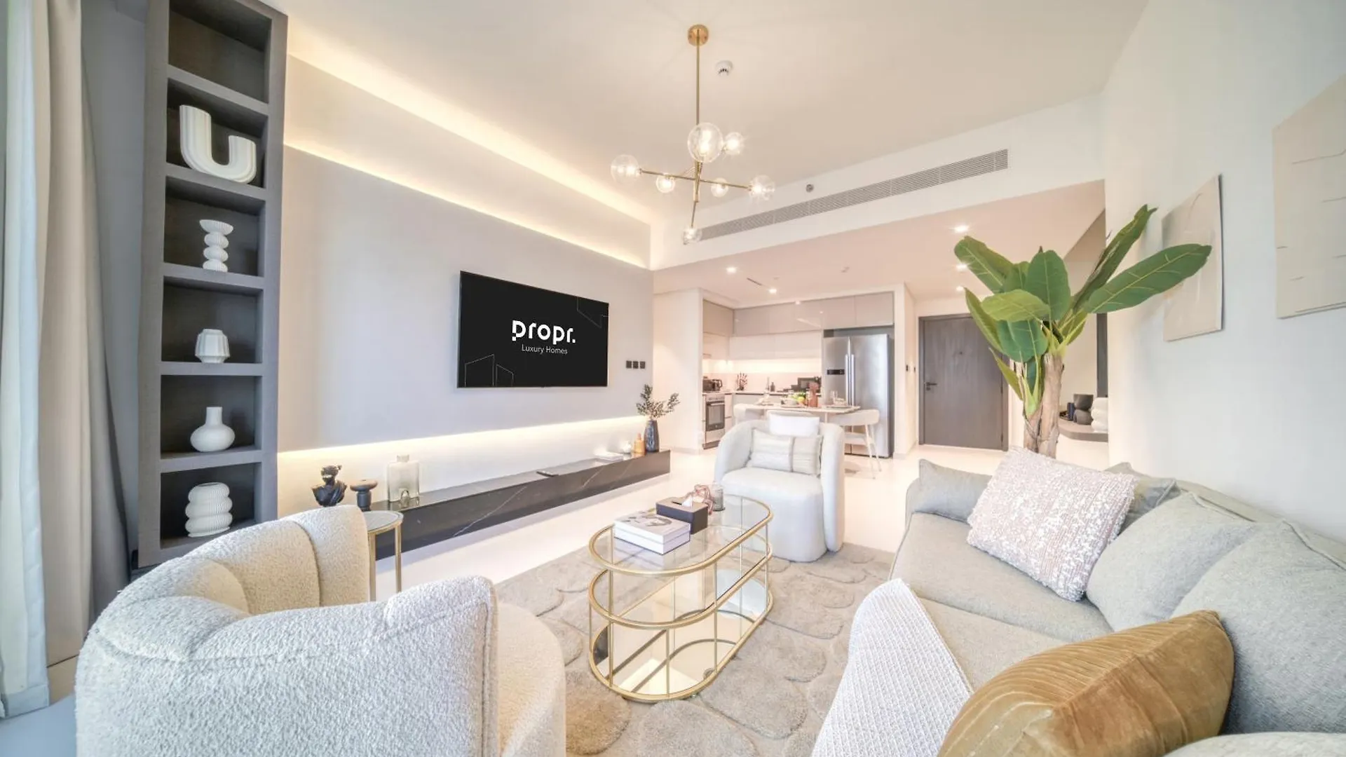 Seaside Splendor: Luxe Retreat At Emaar Beachfront Dubai Apartment