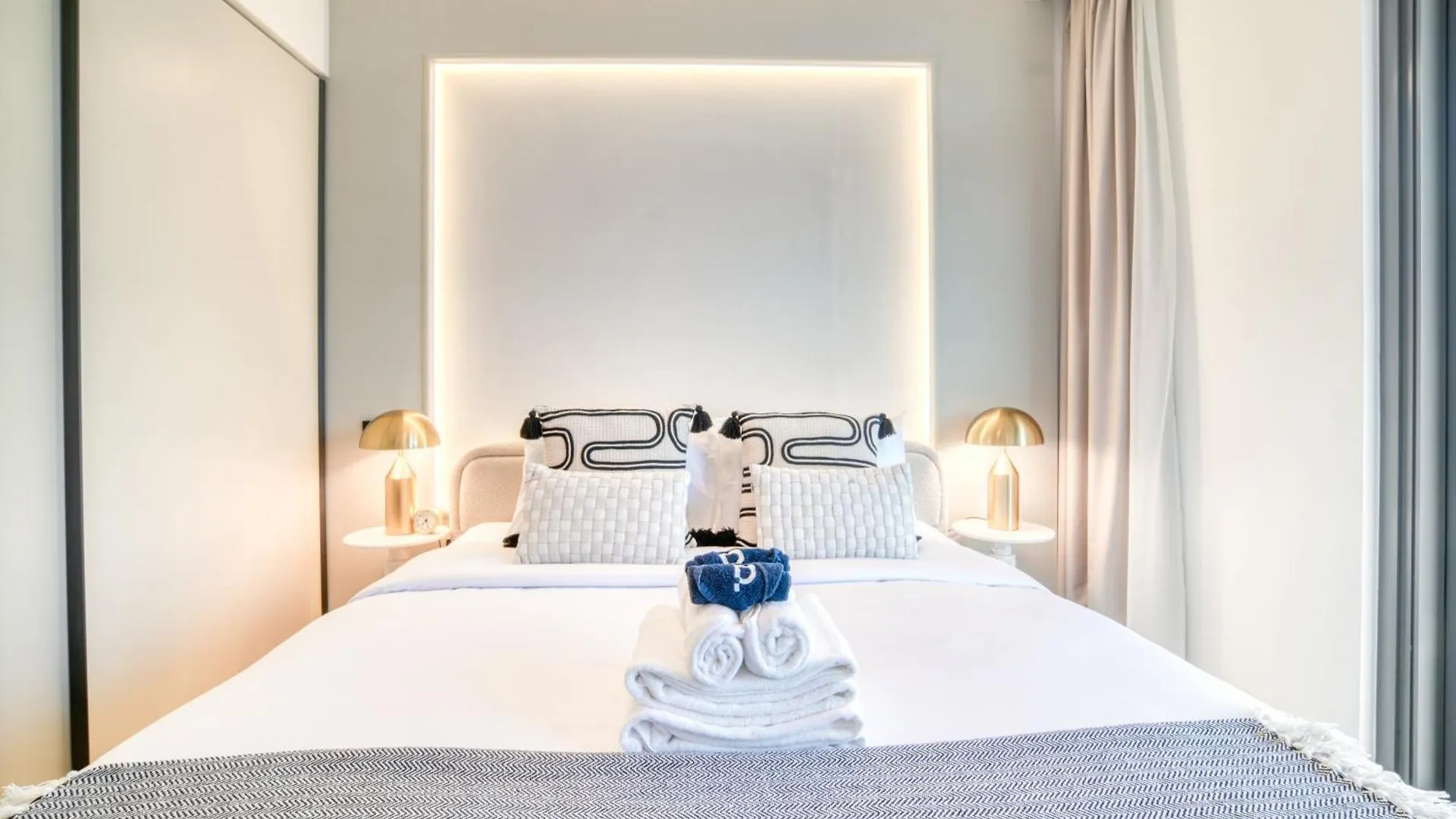 Apartment Seaside Splendor: Luxe Retreat At Emaar Beachfront Dubai United Arab Emirates