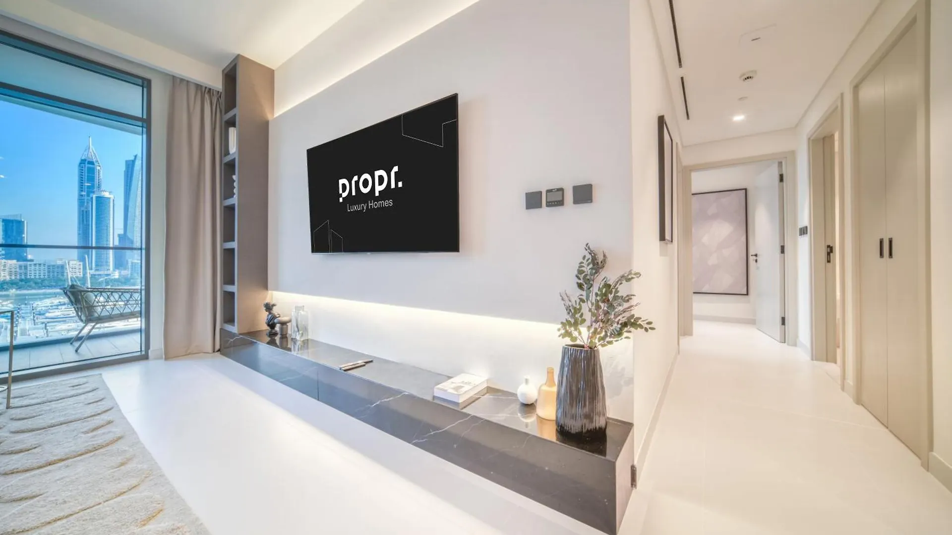 Seaside Splendor: Luxe Retreat At Emaar Beachfront Dubai Apartment