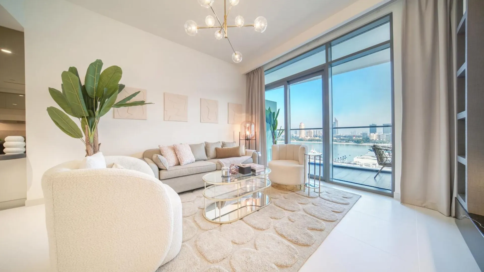 Seaside Splendor: Luxe Retreat At Emaar Beachfront Dubai
